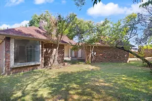 3637 Bluegrass Dr, Grand Prairie, TX 75052 - Photo 31