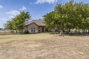 401 Carter Rd, Italy, TX 76651 - Photo 1
