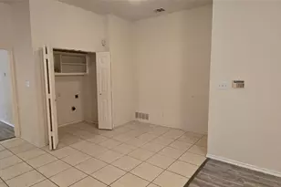 2205 Chapman Dr, Carrollton, TX 75010 - Photo 11