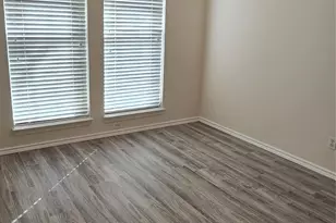 2205 Chapman Dr, Carrollton, TX 75010 - Photo 5