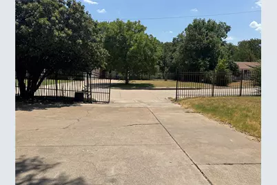 2108 Barron Lane, Fort Worth, TX 76112 - Photo 21