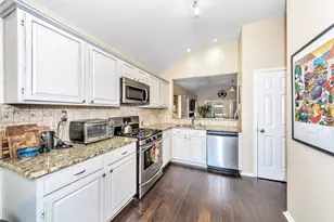 1441 Hampton Rd, Grapevine, TX 76051 - Photo 5