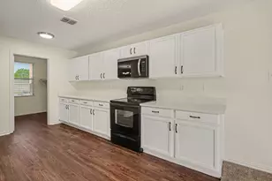 1404 Sunflower Ct, Burleson, TX 76028 - Photo 5