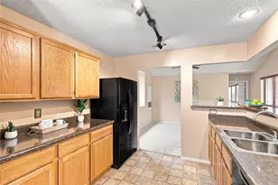 2923 Menlo Park Ln, Carrollton, TX 75007 - Photo 9