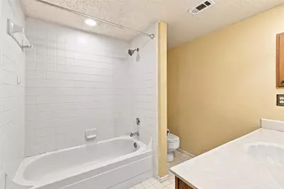 2923 Menlo Park Lane, Carrollton, TX 75007 - Photo 31