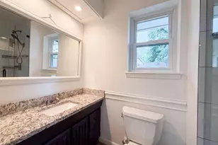 1805 Brookview Dr, Arlington, TX 76010 - Photo 17