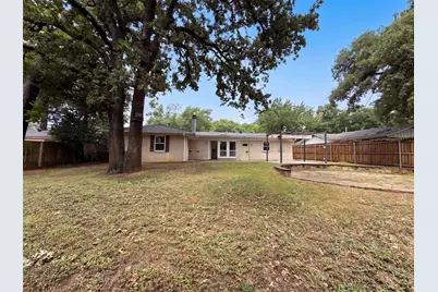 1805 Brookview Drive, Arlington, TX 76010 - Photo 5