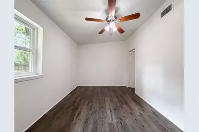 1805 Brookview Drive, Arlington, TX 76010 - Photo 9