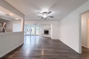 1805 Brookview Dr, Arlington, TX 76010 - Photo 3