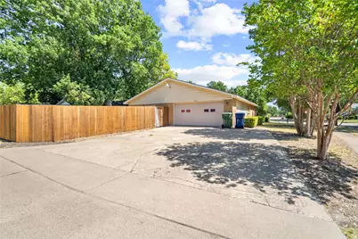 2801 Clover Valley Drive, Garland, TX 75043 - Photo 17