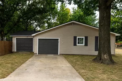 300 Broadway Street, Whitesboro, TX 76273 - Photo 3