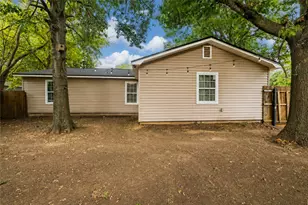 300 Broadway St, Whitesboro, TX 76273 - Photo 25