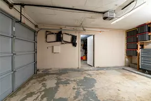 300 Broadway St, Whitesboro, TX 76273 - Photo 27