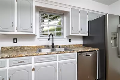 300 Broadway Street, Whitesboro, TX 76273 - Photo 13