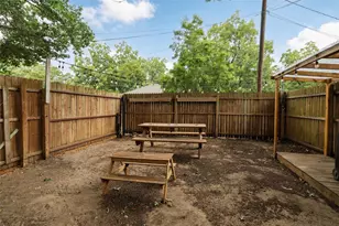 300 Broadway St, Whitesboro, TX 76273 - Photo 23