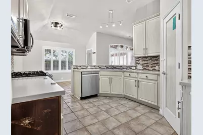 1049 Broken Spoke Drive, Little Elm, TX 75068 - Photo 9