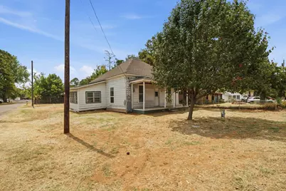 214 E Woodland Street, Collinsville, TX 76233 - Photo 17