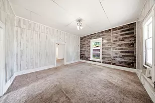 214 E Woodland St, Collinsville, TX 76233 - Photo 3
