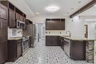 10207 Shelburne Dr, Dallas, TX 75227 - Photo 7