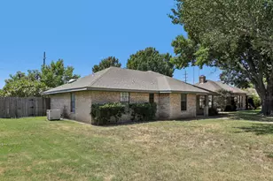 3805 Sunhill Dr, Greenville, TX 75402 - Photo 3
