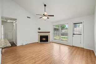 2926 Hilltop Dr, Euless, TX 76039 - Photo 7