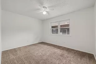2926 Hilltop Dr, Euless, TX 76039 - Photo 19