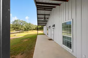 335 Ponderosa St, Bowie, TX 76230 - Photo 33