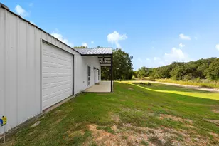 335 Ponderosa St, Bowie, TX 76230 - Photo 17