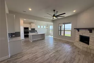 725 Windward Ct, Lowry Crossing, TX 75069 - Photo 3