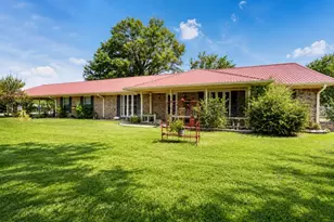 1022 Robin Rd, Oak Ridge, TX 75161 - Photo 1
