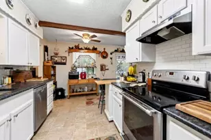 1022 Robin Rd, Oak Ridge, TX 75161 - Photo 9