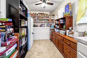 1022 Robin Rd, Oak Ridge, TX 75161 - Photo 11