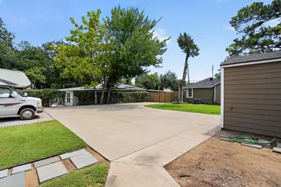 2811 Springdale Road, Fort Worth, TX 76111 - Photo 29