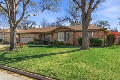 1760 Acorn Lane, Hurst, TX 76054 - Photo 3