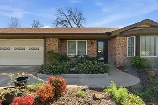 1760 Acorn Ln, Hurst, TX 76054 - Photo 5
