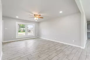 13634 Pyramid Dr, Farmers Branch, TX 75234 - Photo 7
