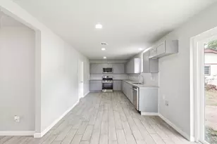13634 Pyramid Dr, Farmers Branch, TX 75234 - Photo 9