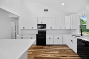 104 E Miller St, Whitewright, TX 75491 - Photo 11