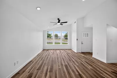 104 E Miller Street, Whitewright, TX 75491 - Photo 9