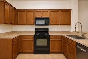 2219 Glacier Park Ln, Grand Prairie, TX 75050 - Photo 7