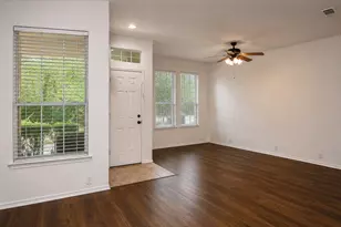 2219 Glacier Park Ln, Grand Prairie, TX 75050 - Photo 3