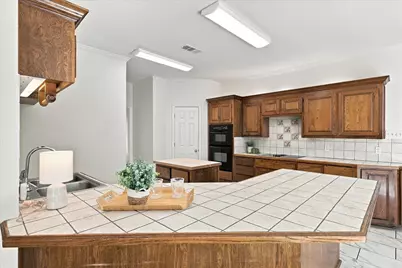 1628 Bedfordshire, Bedford, TX 76021 - Photo 11