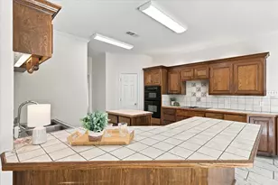 1628 Bedfordshire, Bedford, TX 76021 - Photo 11
