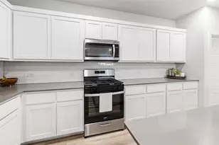 10544 Landry Blf Ln, Fort Worth, TX 76126 - Photo 9