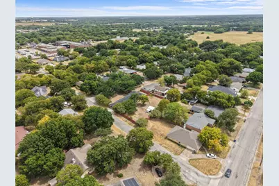 223 N Crest Street, Lancaster, TX 75146 - Photo 31