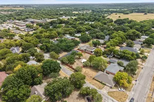 223 N Crest St, Lancaster, TX 75146 - Photo 31