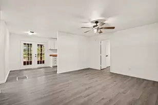 4305 Lucero Dr, Granbury, TX 76048 - Photo 5