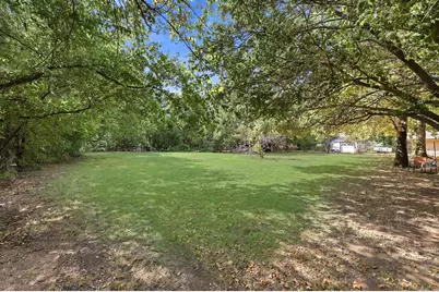 503 N College Street, Whitesboro, TX 76273 - Photo 33