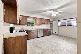 503 N College St, Whitesboro, TX 76273 - Photo 11