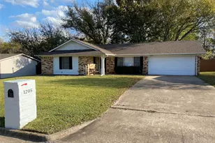 1205 S Valentine Dr, Sherman, TX 75090 - Photo 1